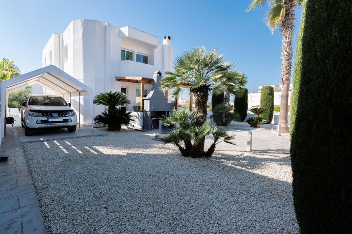 Image No.1-3 Bed Villa for sale