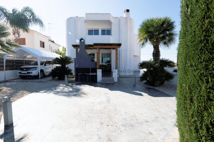 Image No.49-3 Bed Villa for sale