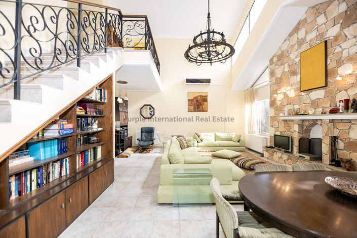 Image No.2-4 Bed Villa for sale