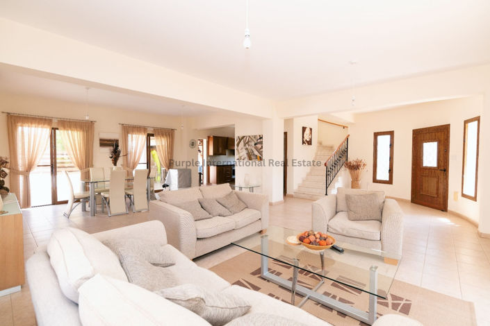 Image No.2-3 Bed Villa for sale