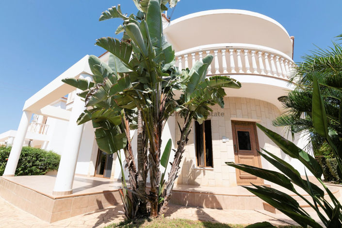 Image No.3-3 Bed Villa for sale