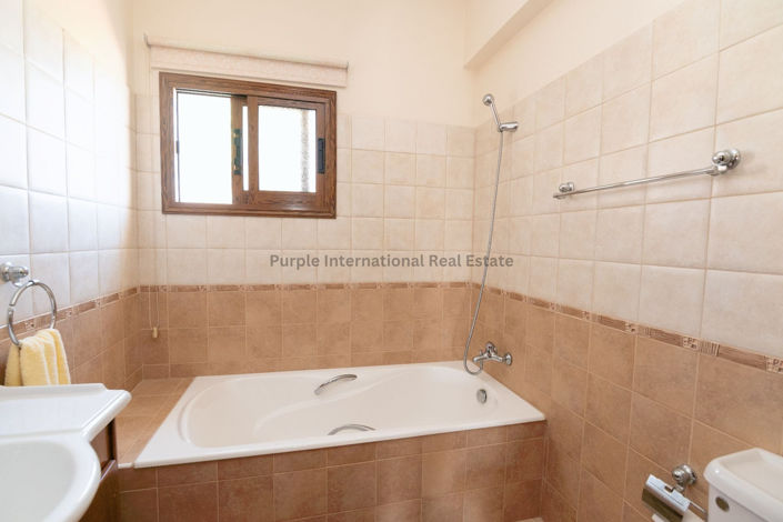 Image No.8-3 Bed Villa for sale