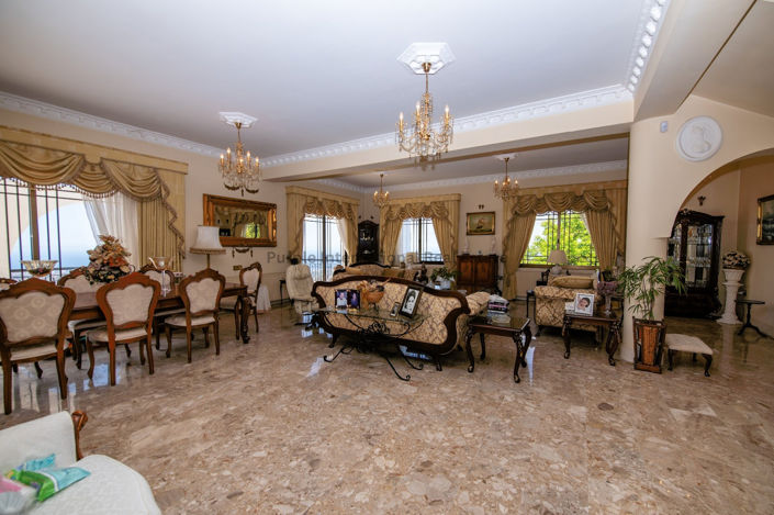 Image No.40-5 Bed Villa for sale