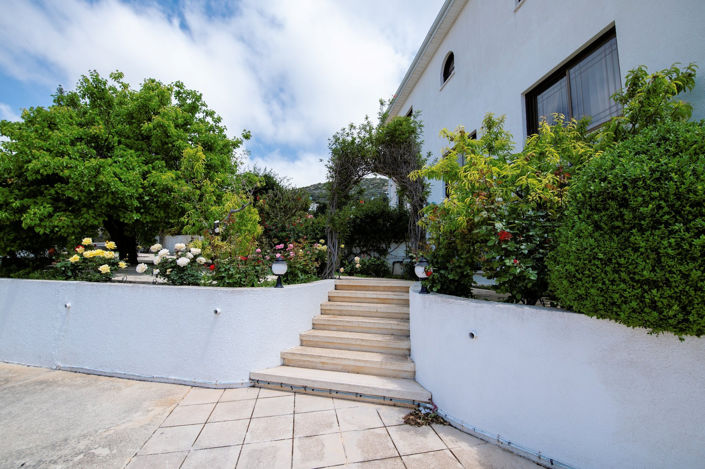 Image No.64-5 Bed Villa for sale