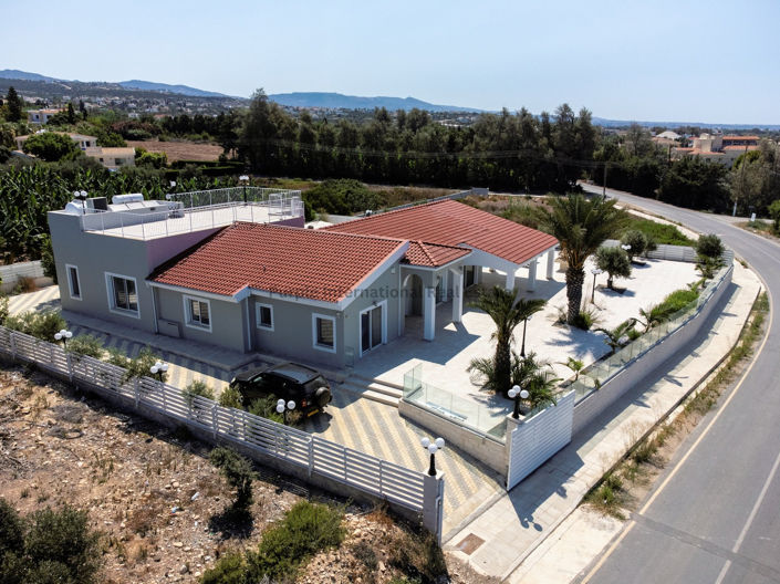 Image No.1-4 Bed Villa for sale