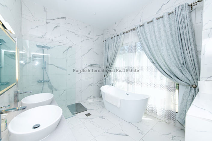 Image No.10-4 Bed Villa for sale