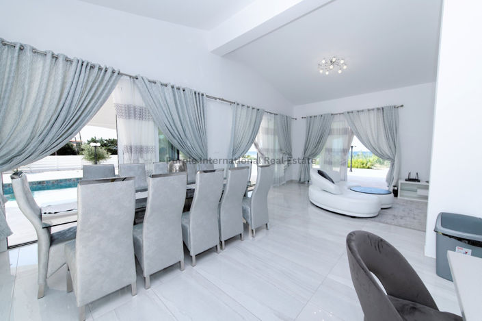 Image No.3-4 Bed Villa for sale