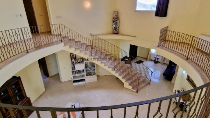 Image No.2-6 Bed Villa for sale