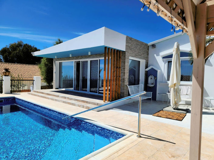 Image No.1-4 Bed Bungalow for sale