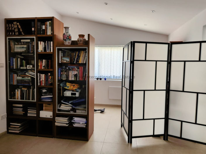 Image No.12-4 Bed Bungalow for sale