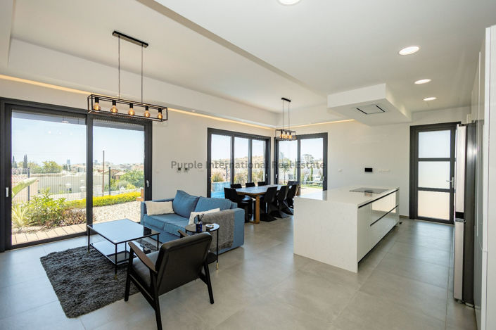 Image No.2-4 Bed Villa for sale