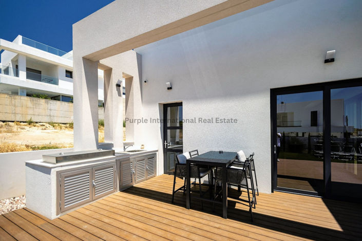 Image No.8-4 Bed Villa for sale