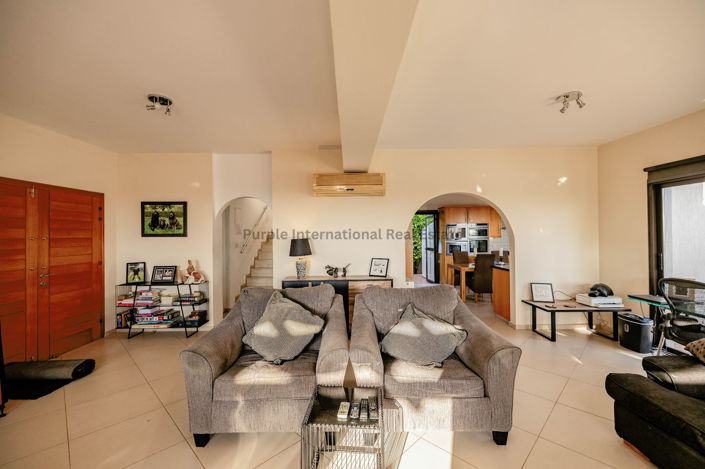 Image No.27-3 Bed Villa for sale