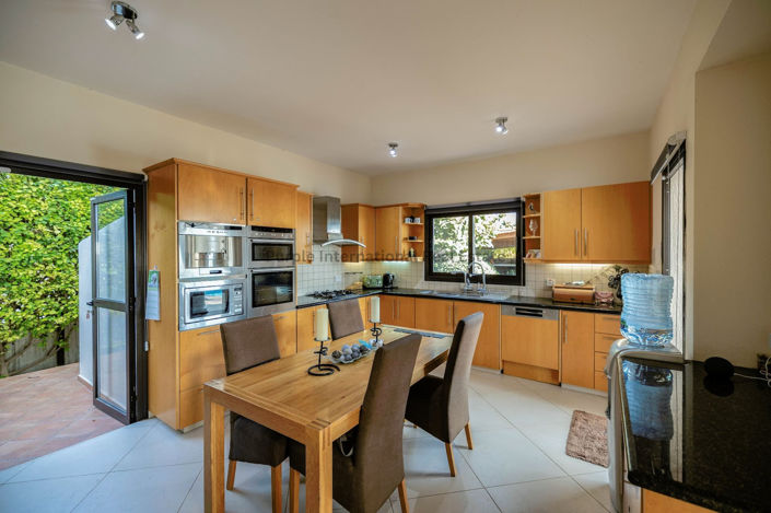 Image No.3-3 Bed Villa for sale