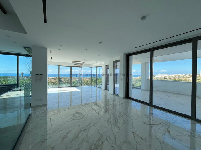 Image No.2-7 Bed Villa for sale