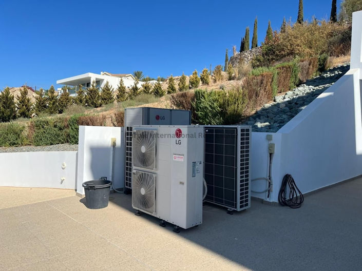 Image No.44-7 Bed Villa for sale