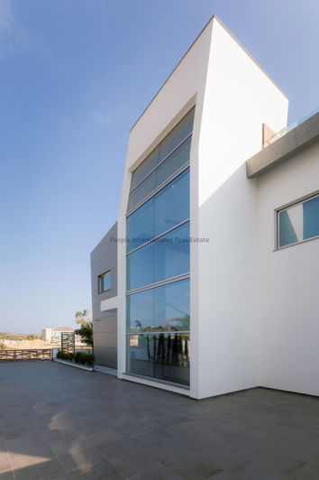 Image No.35-3 Bed Villa for sale