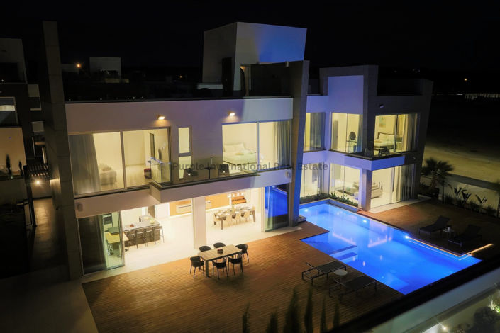 Image No.37-3 Bed Villa for sale