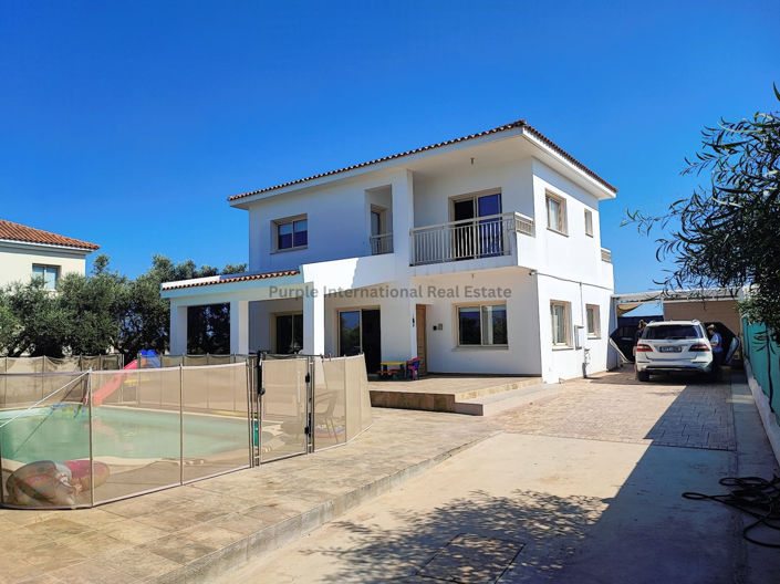 Image No.1-4 Bed Villa for sale