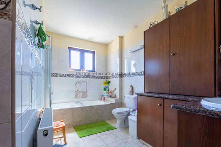 Image No.18-3 Bed House for sale