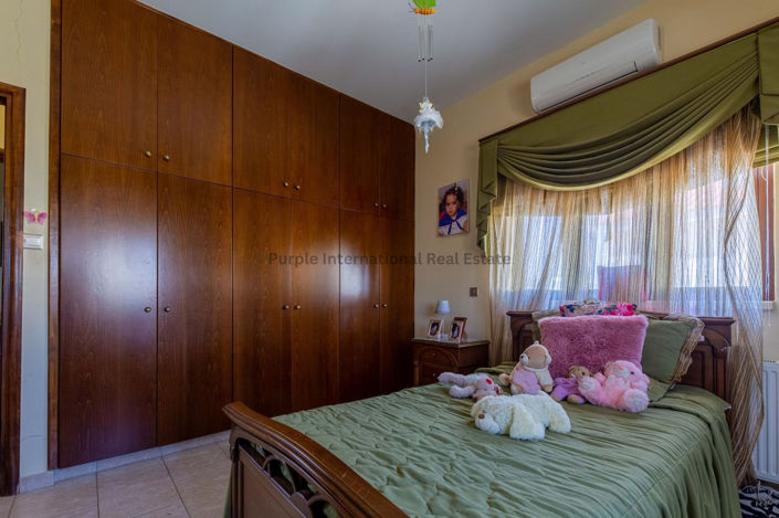 Image No.20-3 Bed House for sale