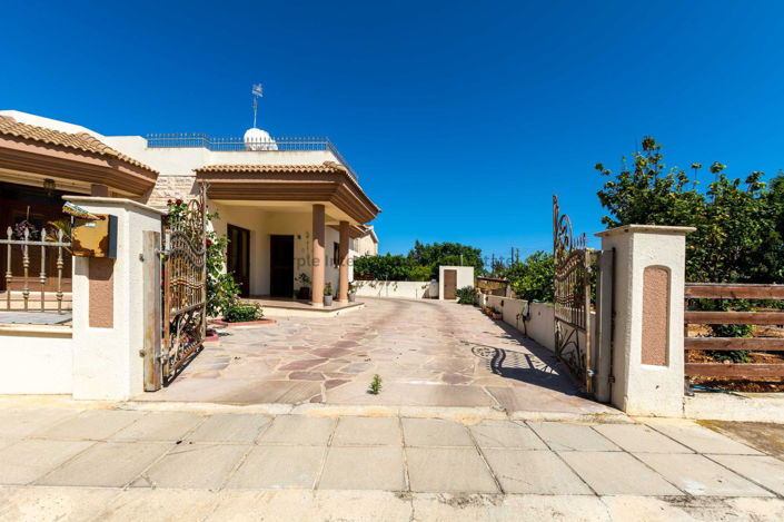 Image No.9-3 Bed House for sale