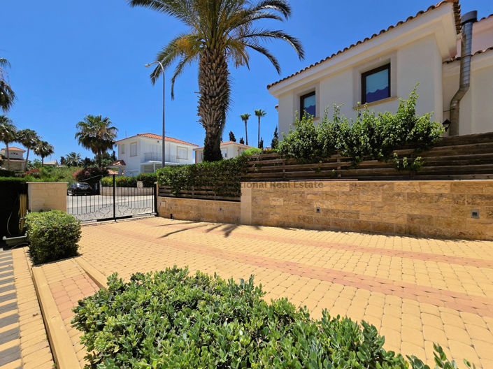 Image No.17-Villa de 4 chambres à vendre à Protaras