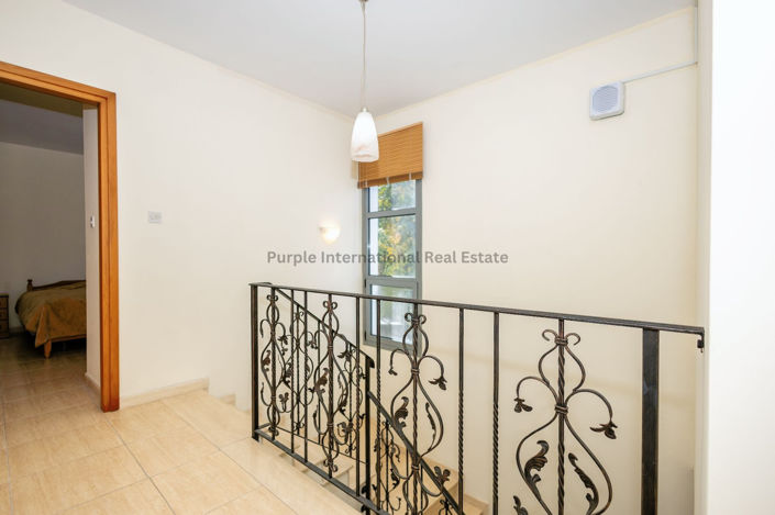 Image No.11-2 Bed House for sale