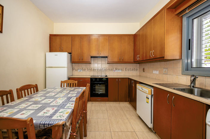 Image No.8-2 Bed House for sale