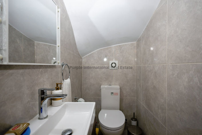Image No.17-3 Bed House for sale