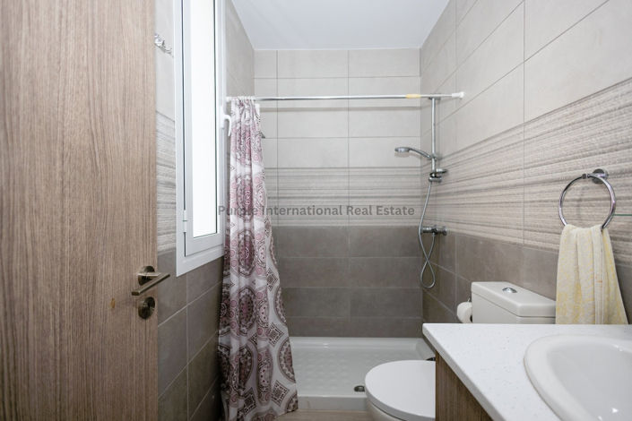 Image No.8-3 Bed House for sale