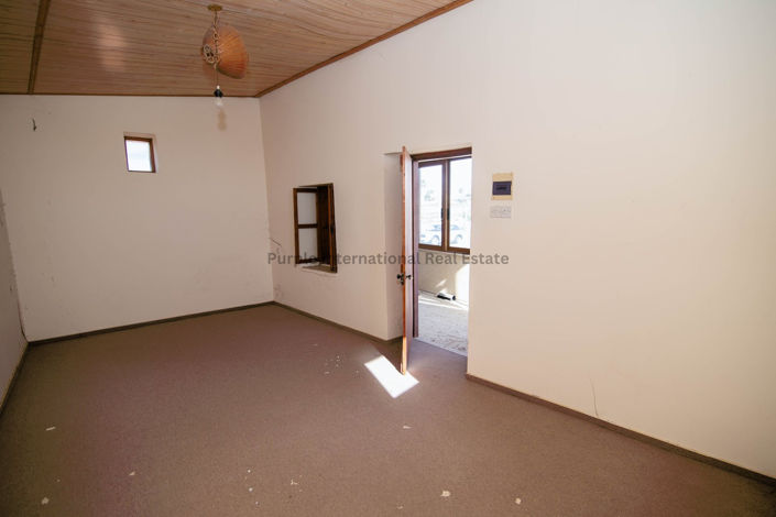 Image No.12-2 Bed House for sale