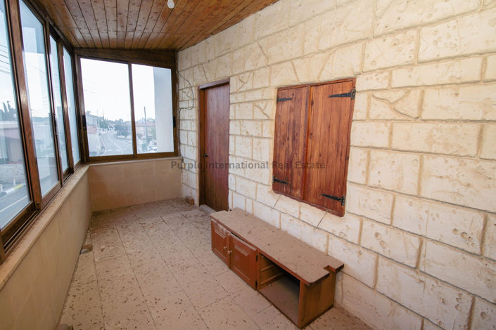 Image No.13-2 Bed House for sale