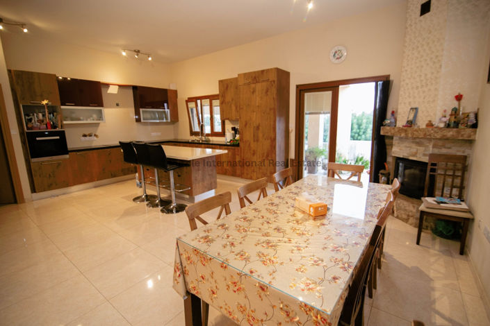 Image No.12-4 Bed Villa for sale