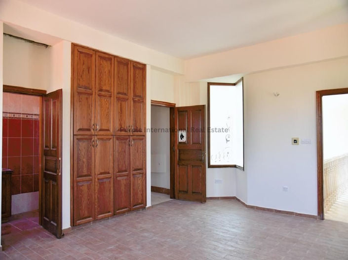 Image No.12-5 Bed Villa for sale