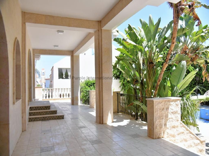 Image No.27-5 Bed Villa for sale