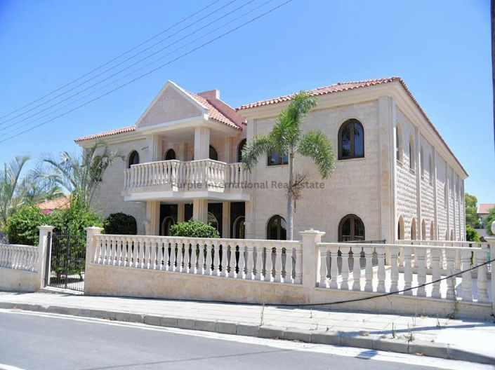 Image No.3-5 Bed Villa for sale