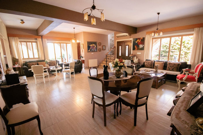 Image No.3-5 Bed Villa for sale