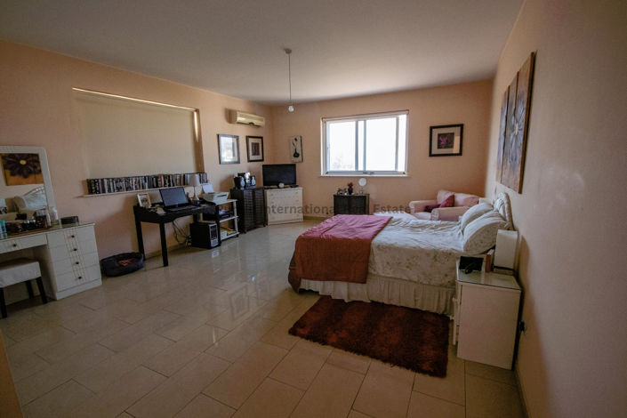 Image No.25-4 Bed Villa for sale