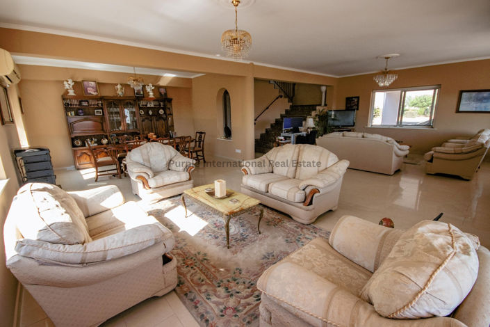 Image No.3-4 Bed Villa for sale