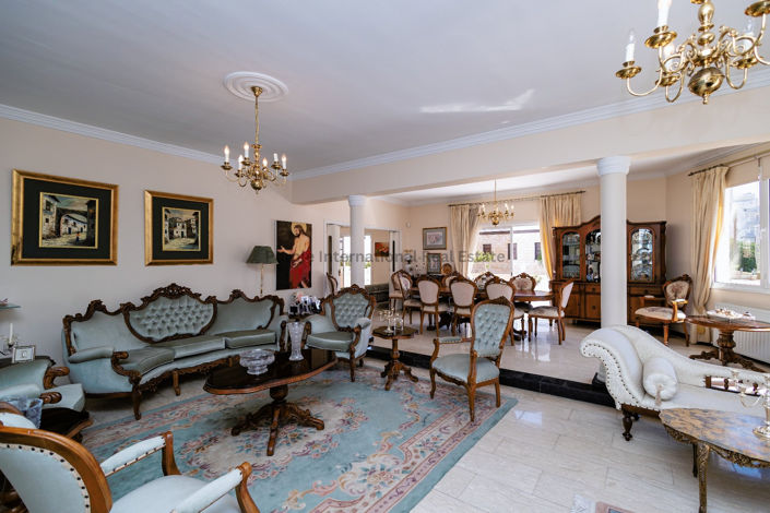 Image No.10-7 Bed Villa for sale