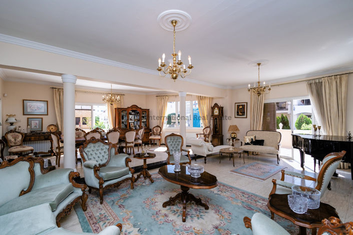 Image No.2-7 Bed Villa for sale