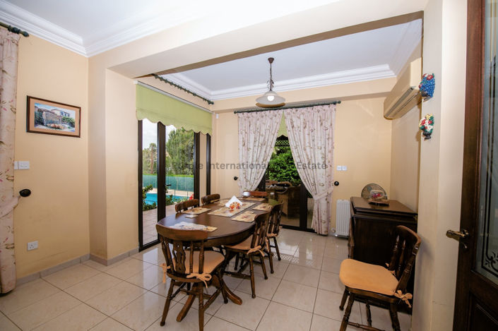 Image No.12-5 Bed Villa for sale