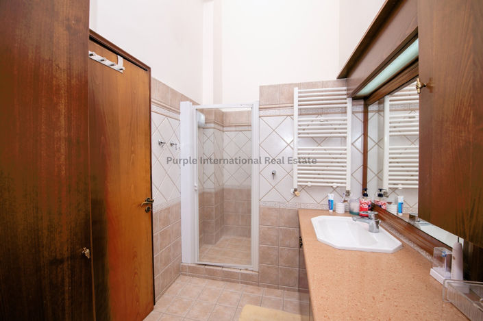 Image No.20-5 Bed Villa for sale