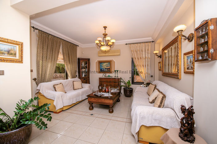 Image No.3-5 Bed Villa for sale