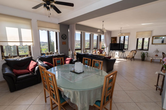 Image No.15-7 Bed House for sale