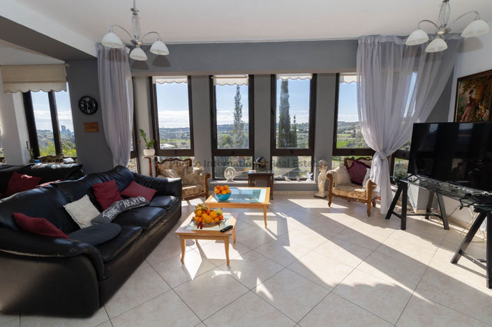 Image No.2-7 Bed House for sale