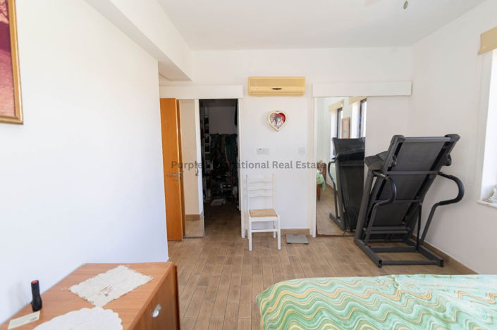 Image No.7-7 Bed House for sale