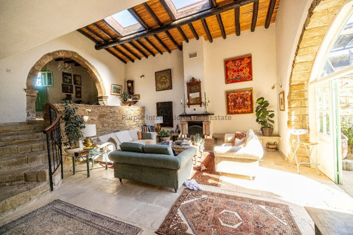 Image No.11-2 Bed House for sale