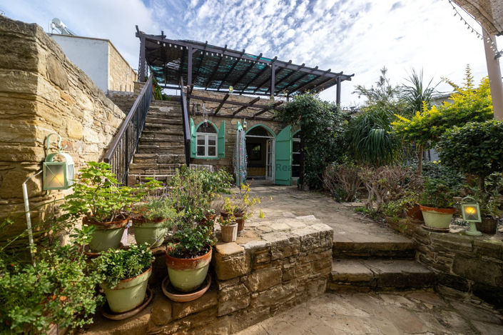 Image No.31-2 Bed House for sale